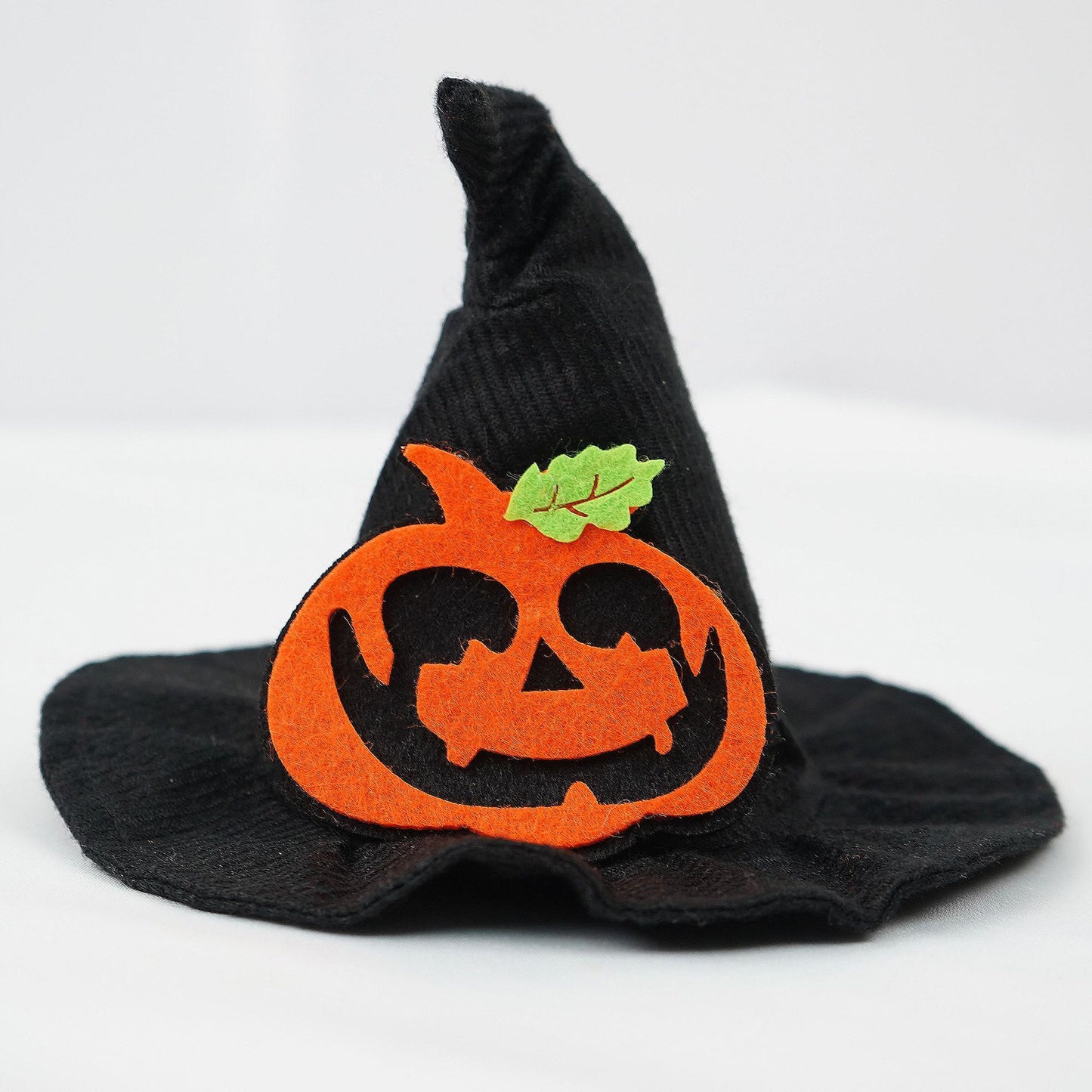 Transfórmate en un sombrero mágico y creativo para Halloween.