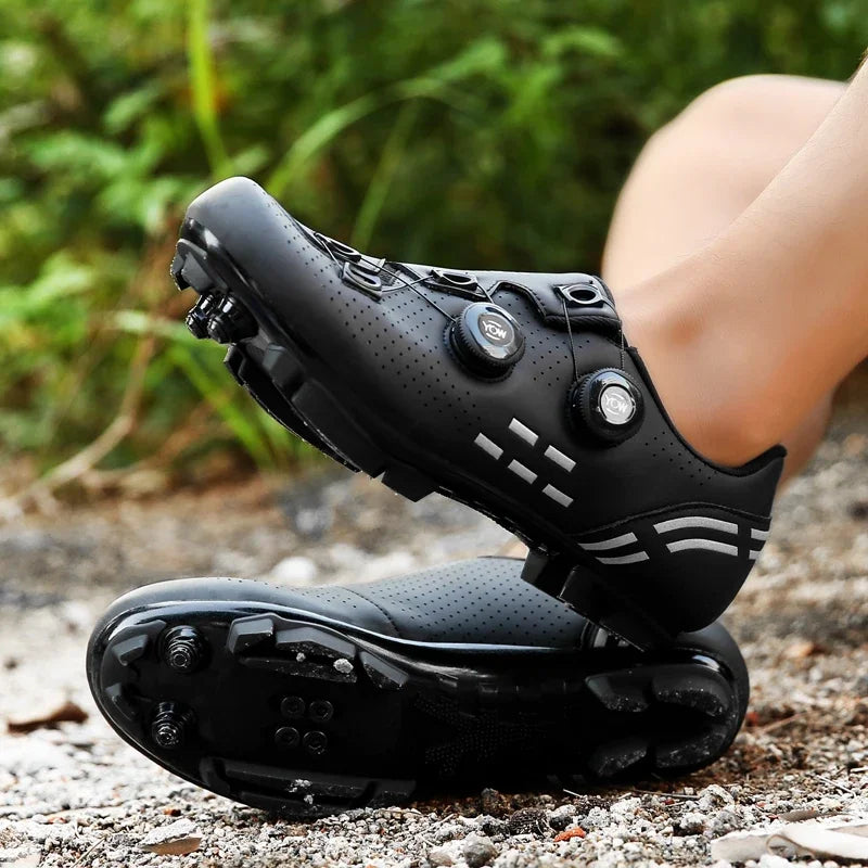 Zapatillas de ciclismo de montaña 2023 con calas para hombre y mujer, de carbono, deportivas, de velocidad, planas, SPD, para ciclismo de carretera
