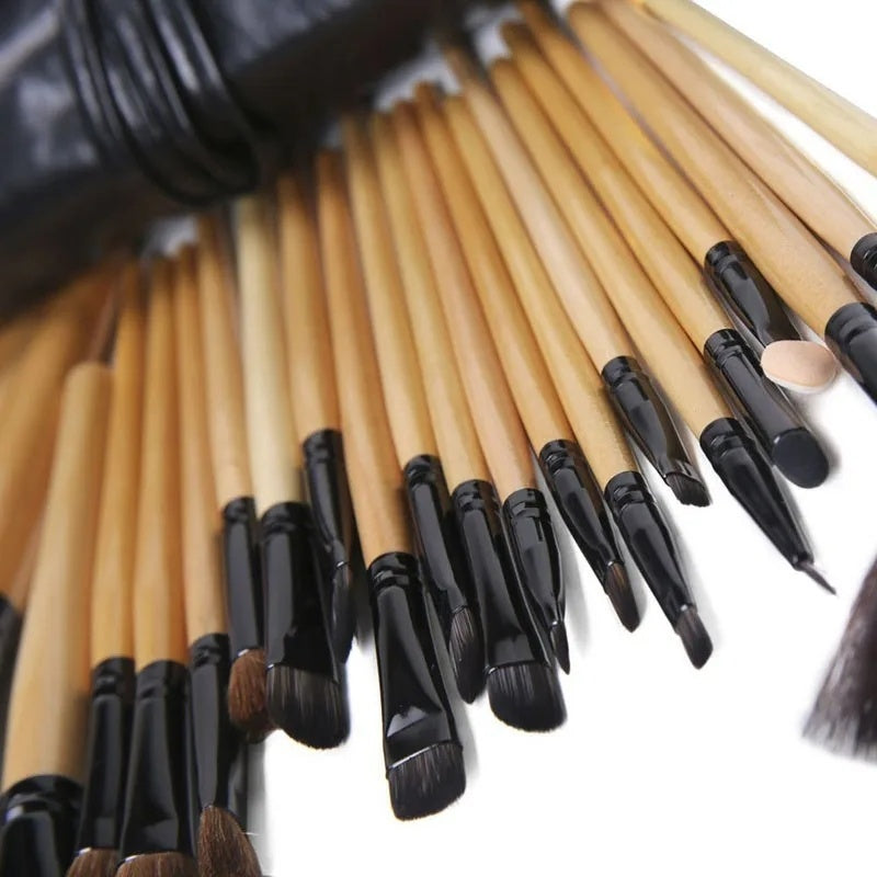 Bolsa de regalo con 24 juegos de brochas de maquillaje profesionales, brochas para cejas, polvos, base, sombras, pinceles y herramientas de maquillaje.